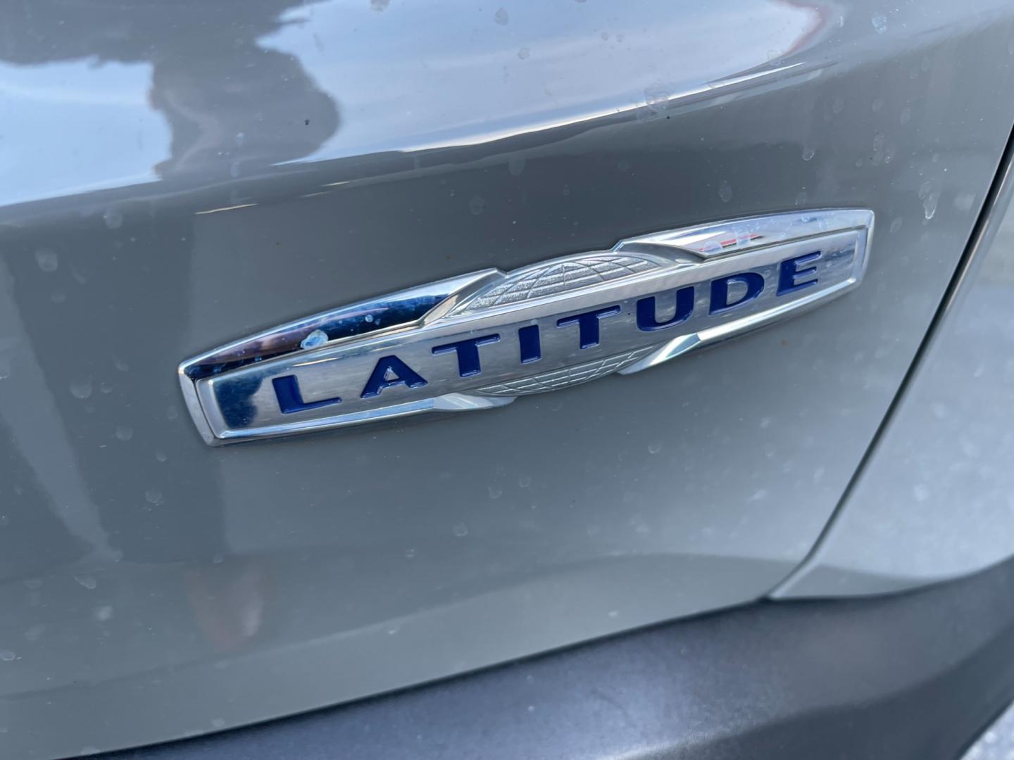 2020 Gray /Black Jeep Renegade Latitude 4WD (ZACNJBBB7LP) with an 2.4L I4 DOHC 16V engine, 9A transmission, located at 11115 Chardon Rd. , Chardon, OH, 44024, (440) 214-9705, 41.580246, -81.241943 - Photo#10